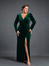 Plus elegantes Samt-Schlitzkleid mit V-Ausschnitt und langen Ärmeln
